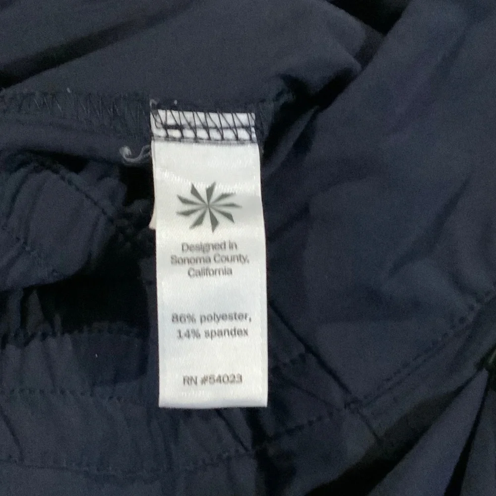 Athleta Blue 8 Lightweight High Rise Cargo pants Adventure Gym Active Sporty